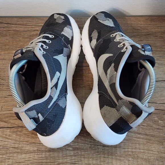 Nike Roshe One Jacquard Print (845009-001) Women's Running Shoes Size 8.5 Gray - Picture 5 of 8